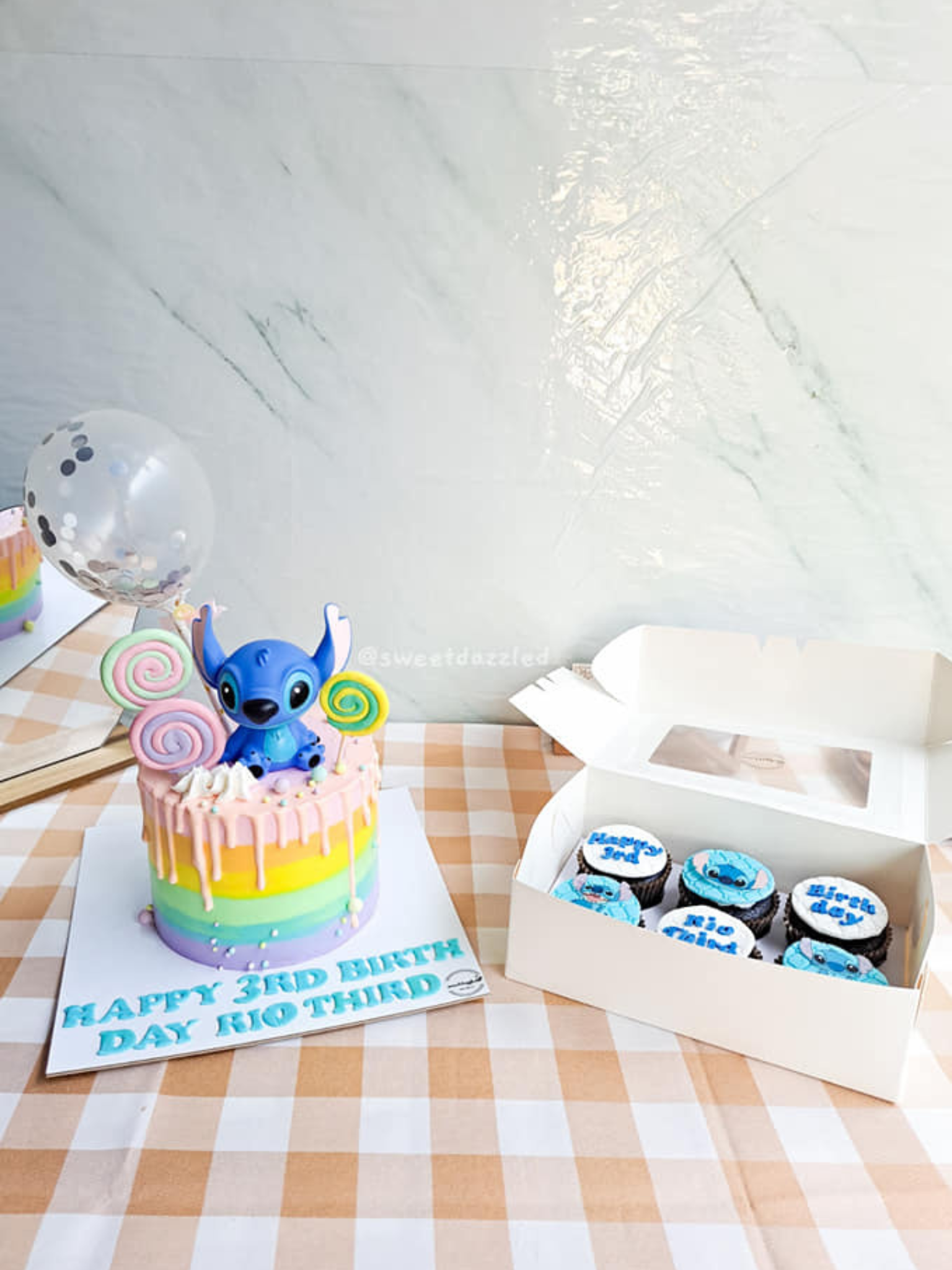 Matching Cake and Cupcakes